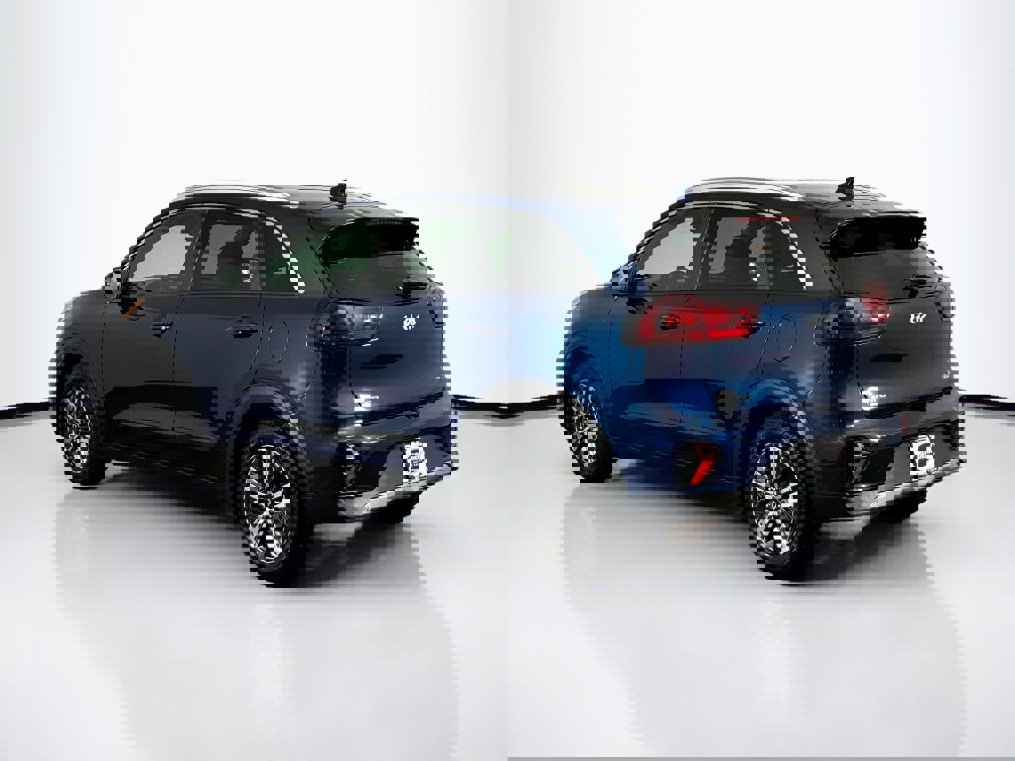 Used 2022 Kia Niro LXS image 9