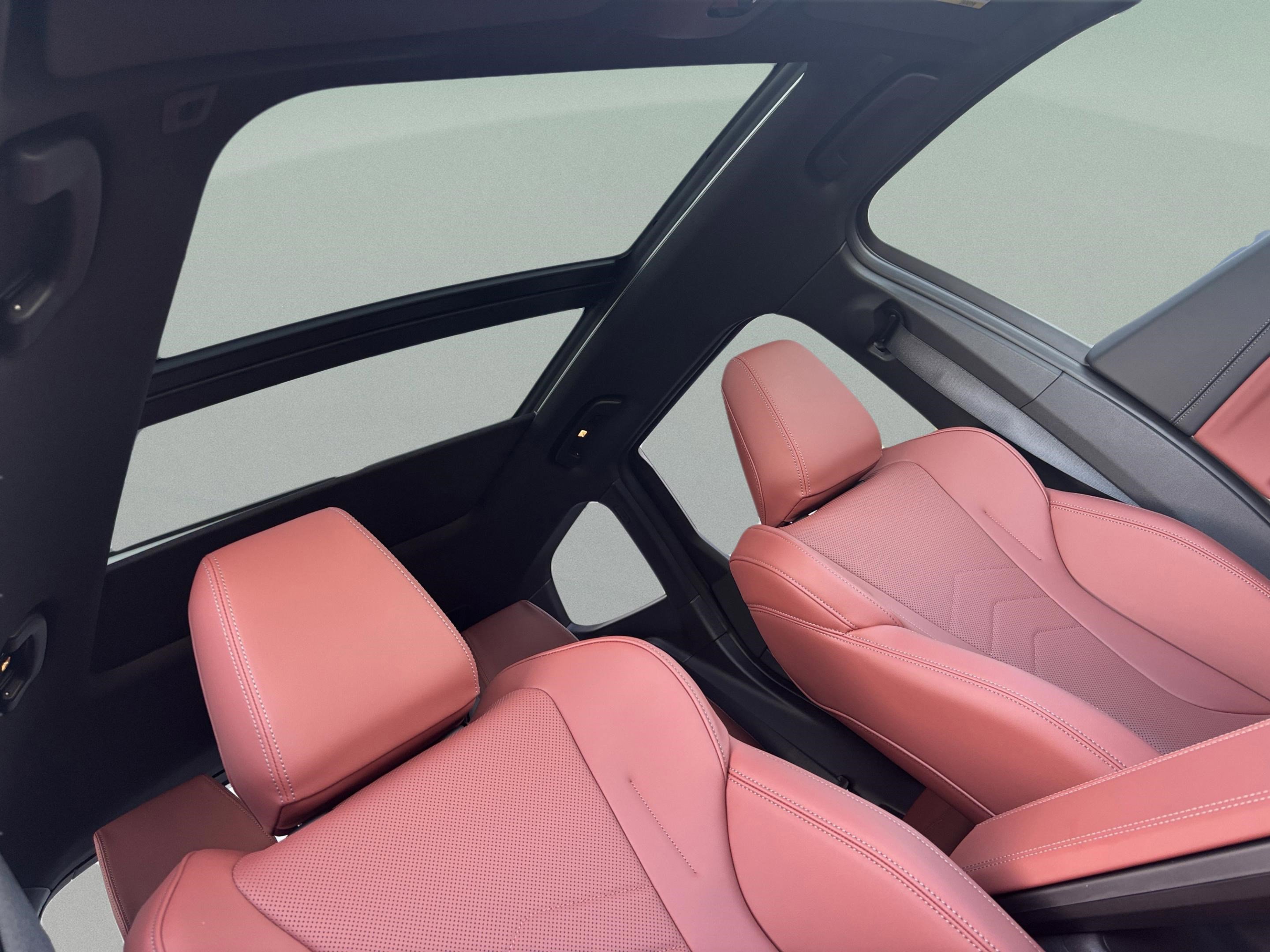 Used 2026 BMW X1 xDrive28i w/ Technology Package image 30