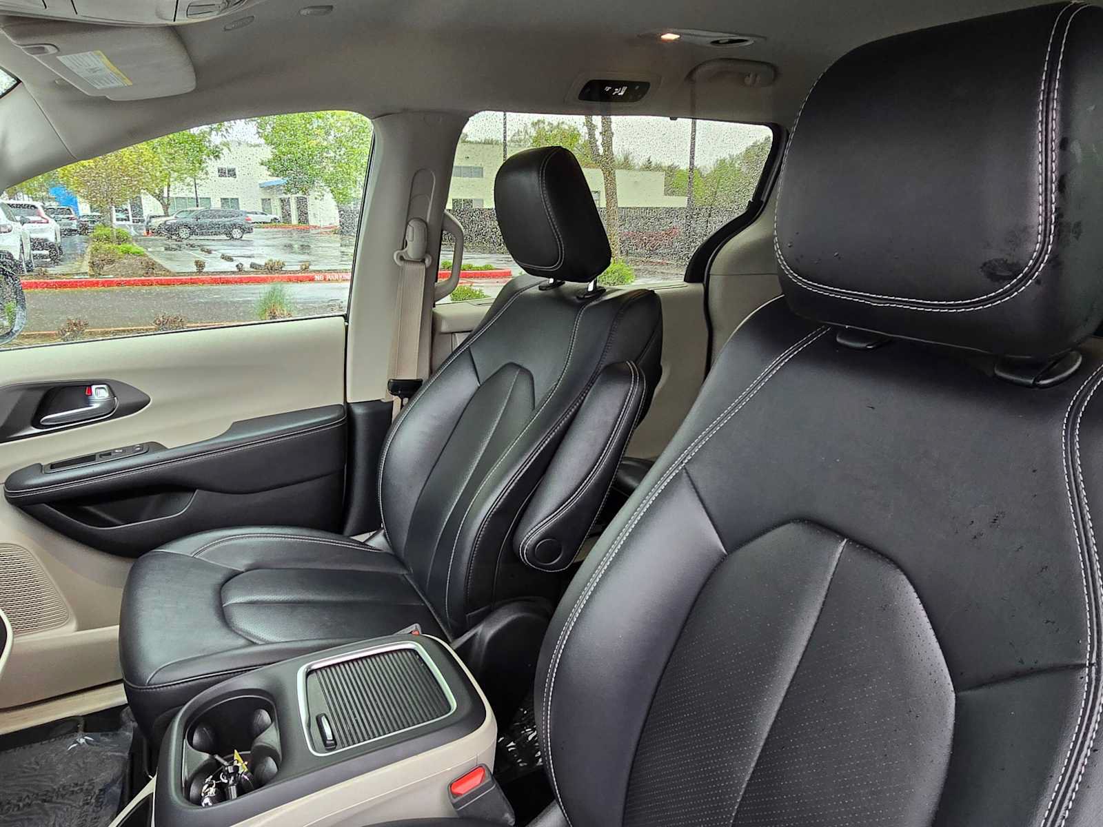 Used 2024 Chrysler Pacifica Touring-L FWD image 22