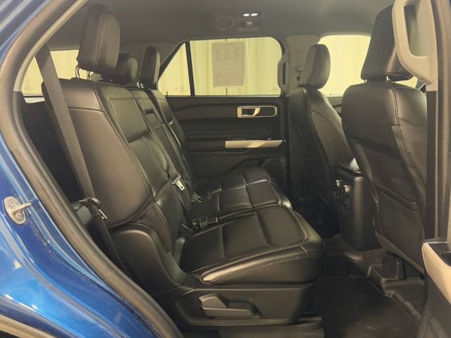 Used 2022 Ford Explorer XLT w/ Equipment Group 202A AWD/4WD image 32