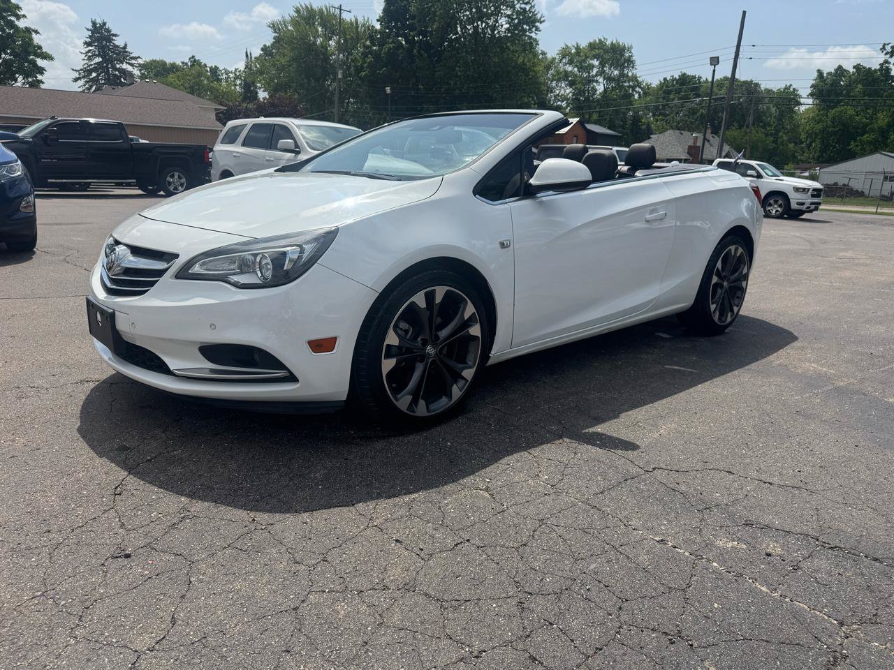 Used 2019 Buick Cascada Premium FWD image 2