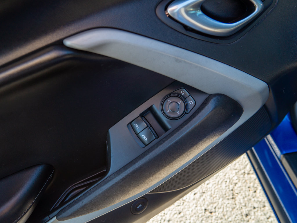 Used 2018 Chevrolet Camaro LT RWD image 13