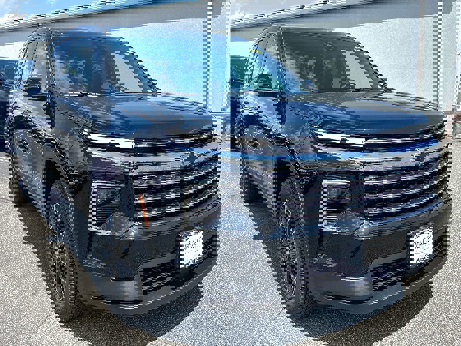 New 2026 Chevrolet Traverse LT w/ Sun and Wheel Package AWD/4WD image 1