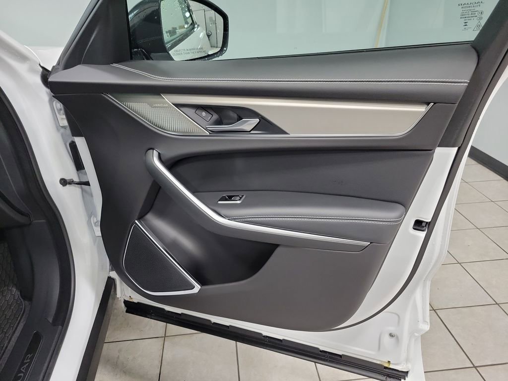 Used 2025 Jaguar F-PACE R-Dynamic S image 22