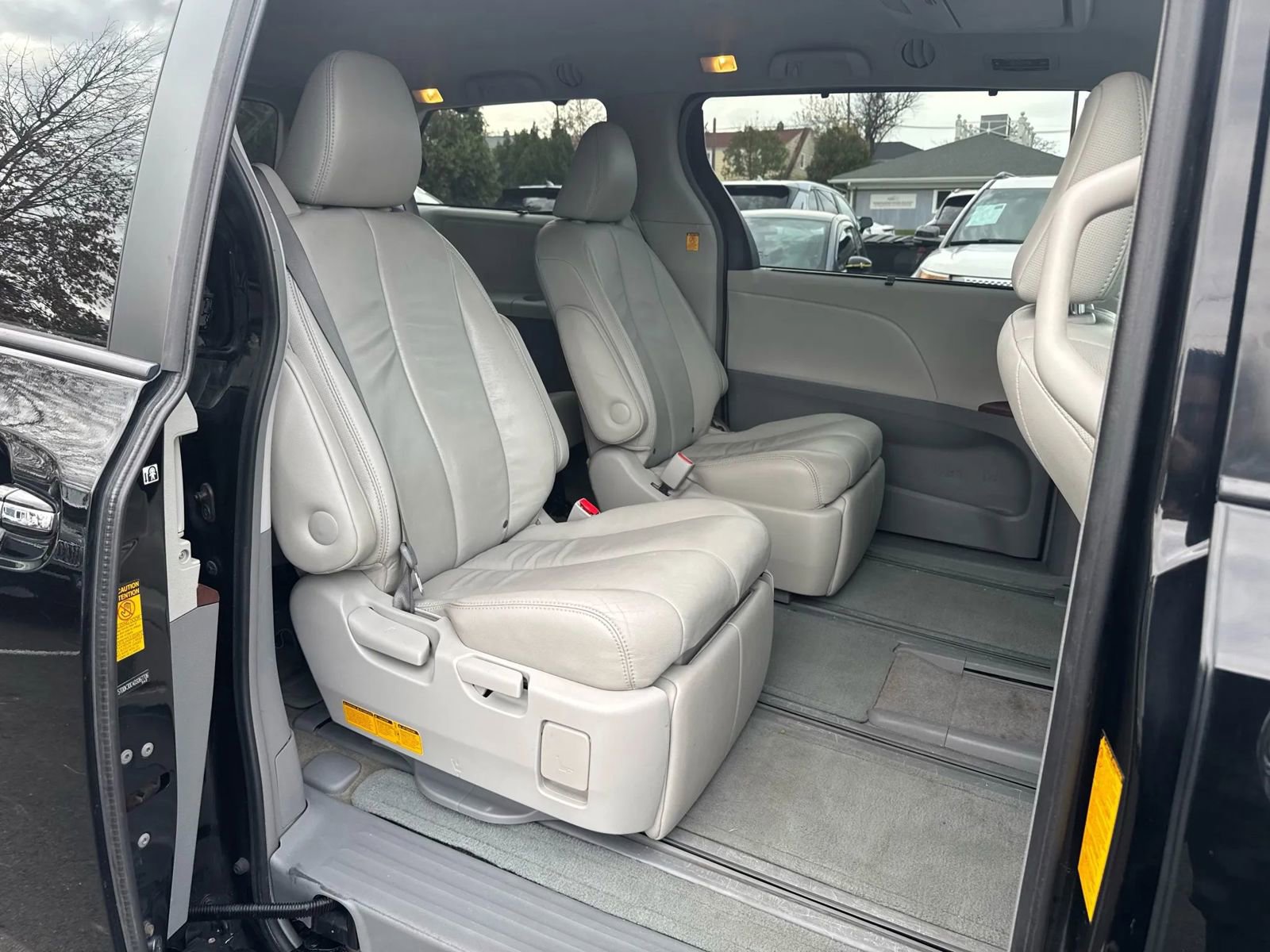 Used 2013 Toyota Sienna Limited image 24