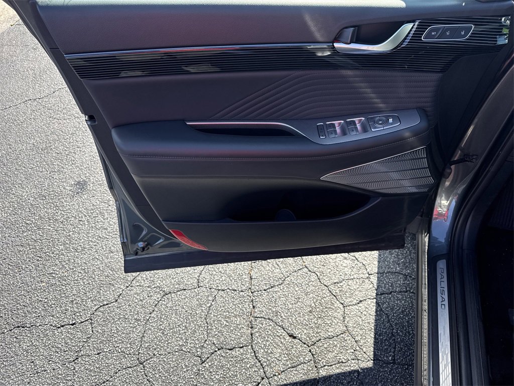 Used 2023 Hyundai Palisade Calligraphy image 10