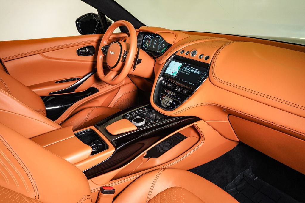 Used 2023 Aston Martin DBX AWD/4WD image 17