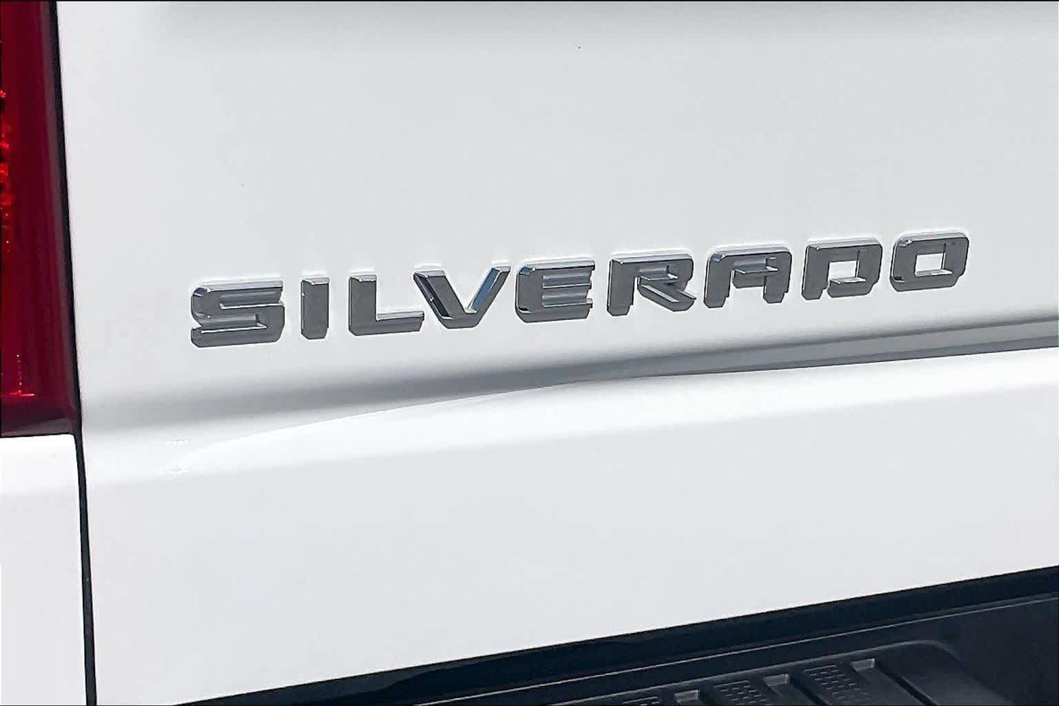 Used 2025 Chevrolet Silverado 1500 Custom w/ Turbomax Blackout Package RWD image 32
