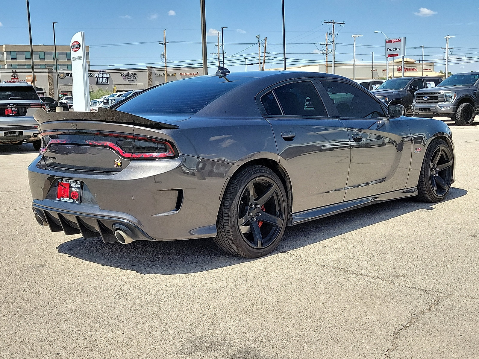 Used 2022 Dodge Charger Scat Pack w/ Driver Convenience Group RWD image 4