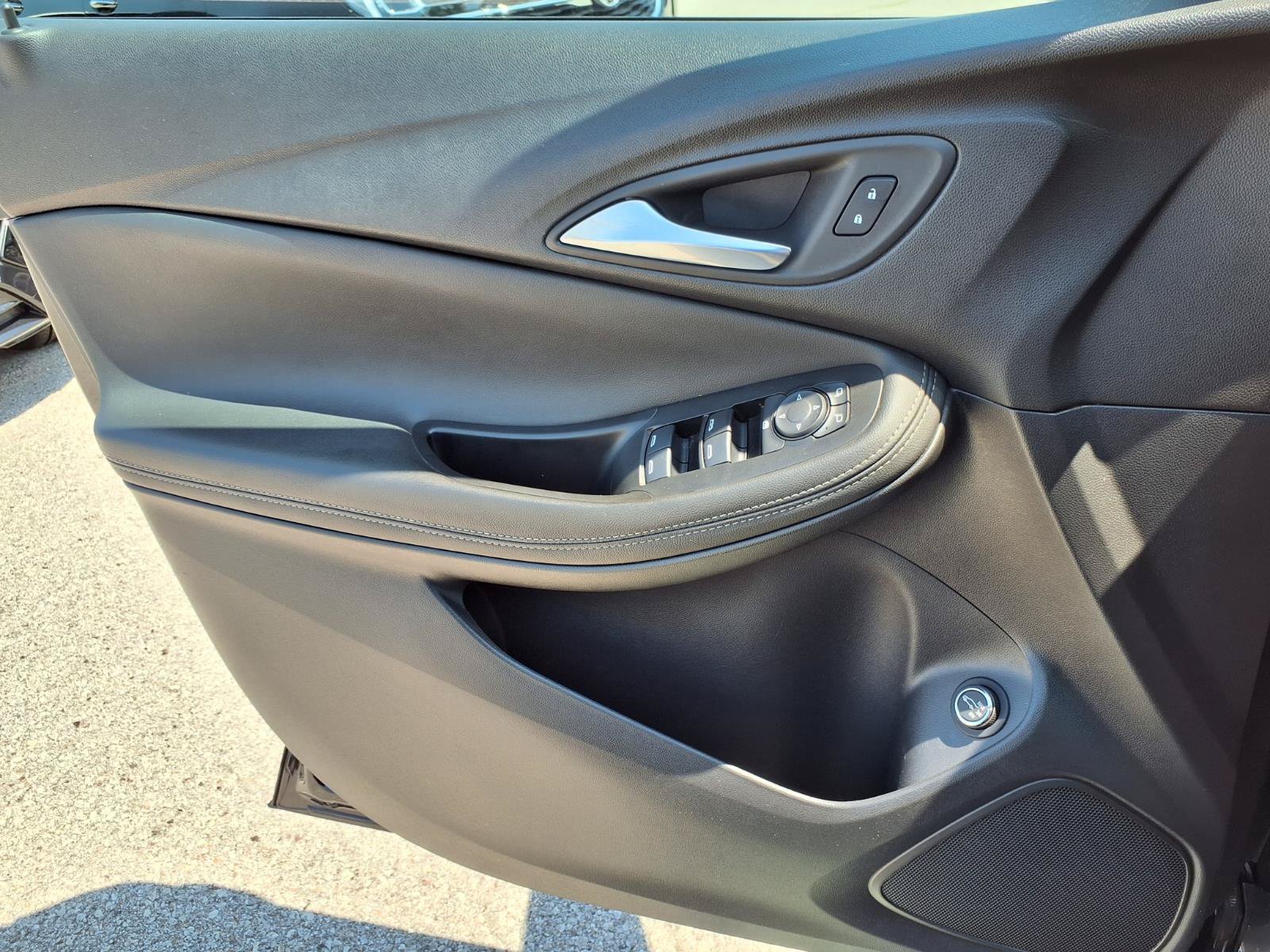 Used 2023 Buick Encore GX Select w/ Experience Buick Package FWD image 22