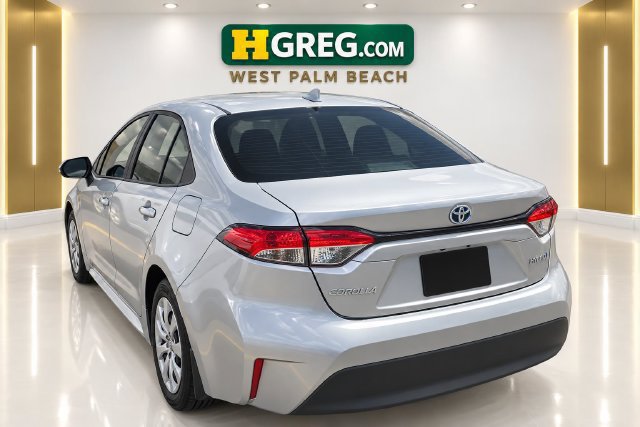 Used 2023 Toyota Corolla LE FWD image 2