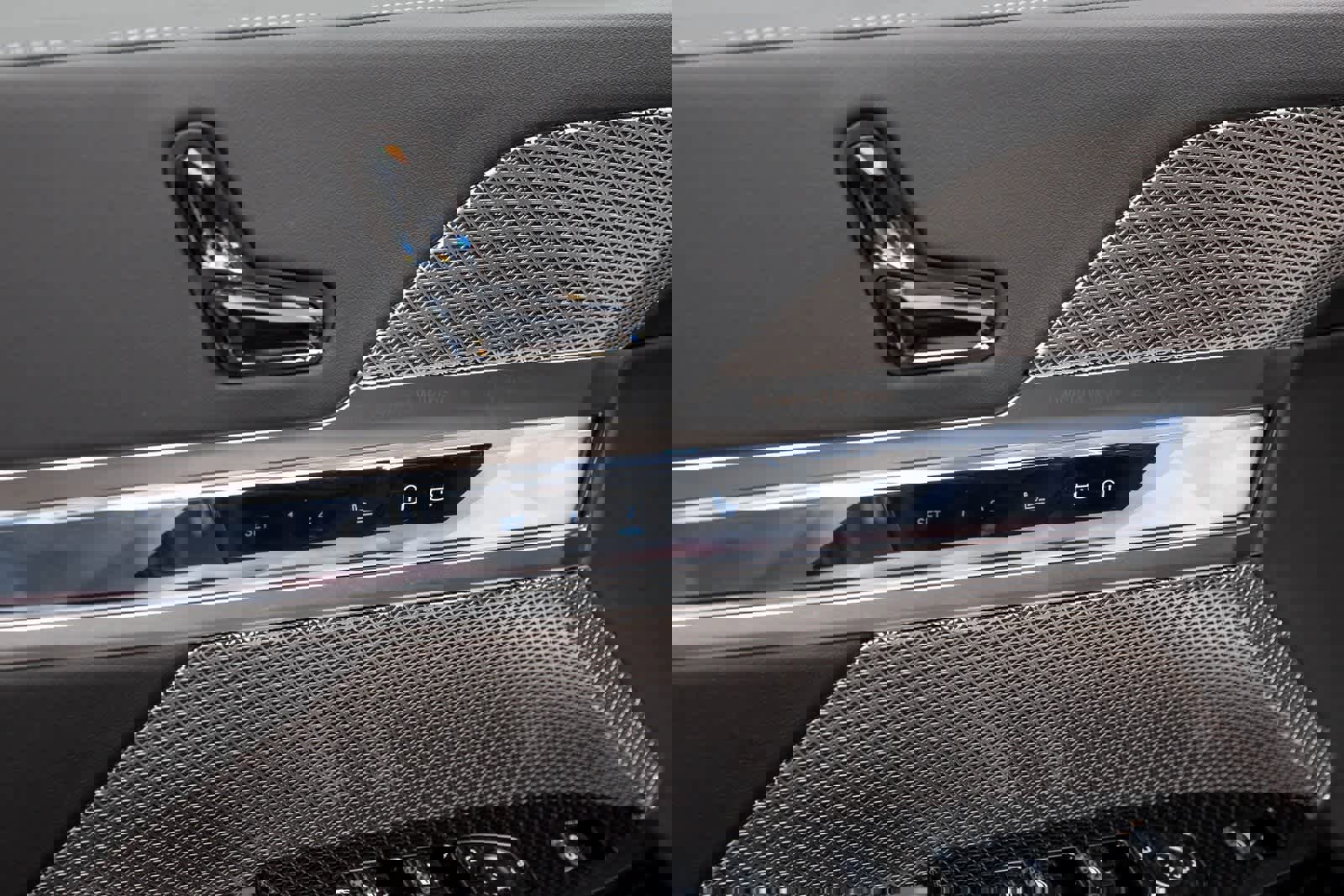 Used 2024 BMW 760i xDrive w/ Executive Package image 28