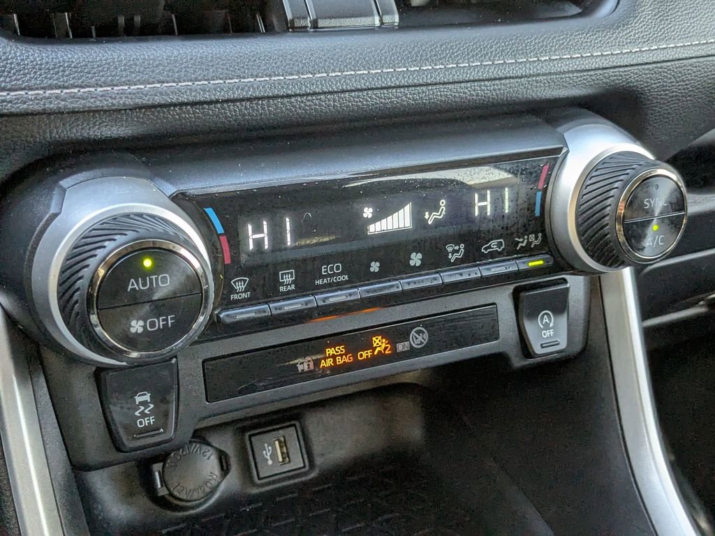 Used 2024 Toyota RAV4 XLE FWD image 21