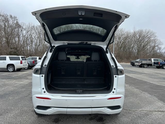 Used 2022 Buick Enclave Avenir w/ Avenir Technology Package AWD/4WD image 19
