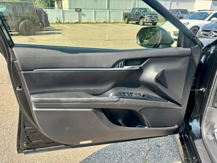 Used 2018 Toyota Camry LE FWD image 9