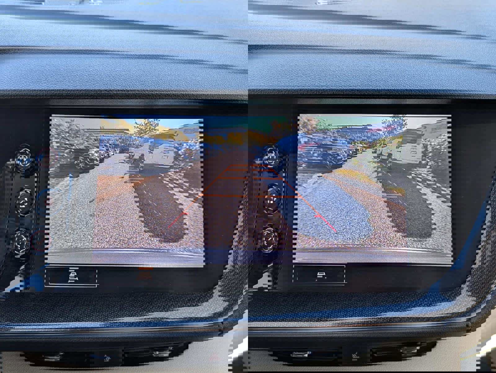 Used 2021 Buick Envision Essence image 32