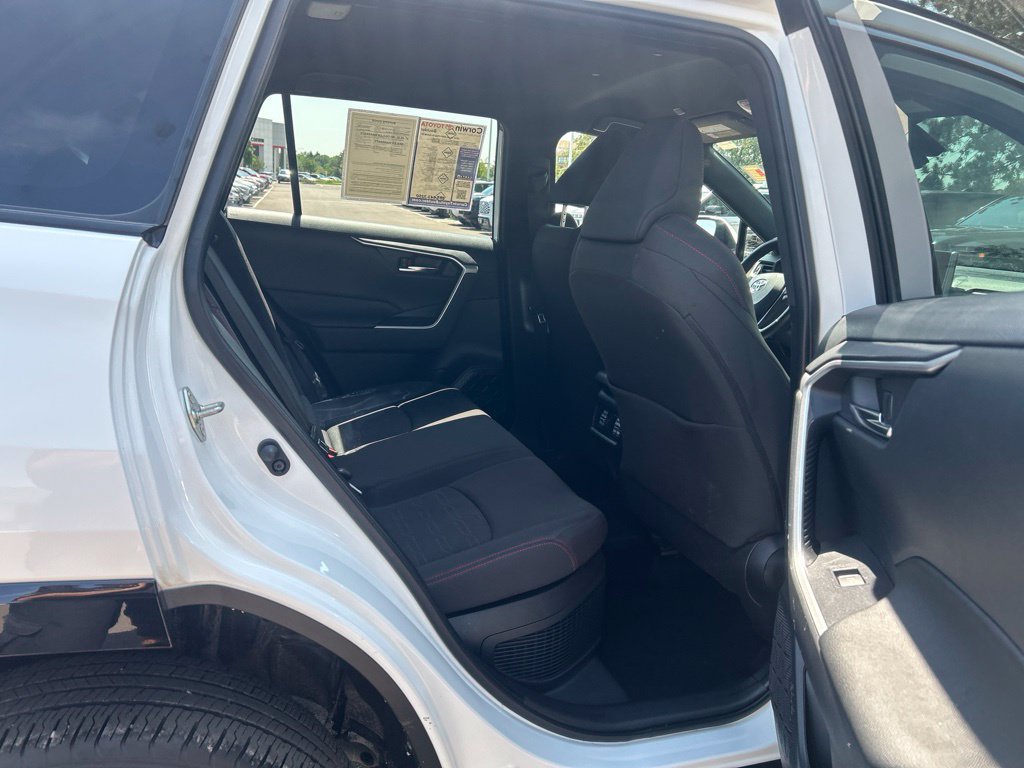 Used 2025 Toyota RAV4 SE AWD/4WD image 15