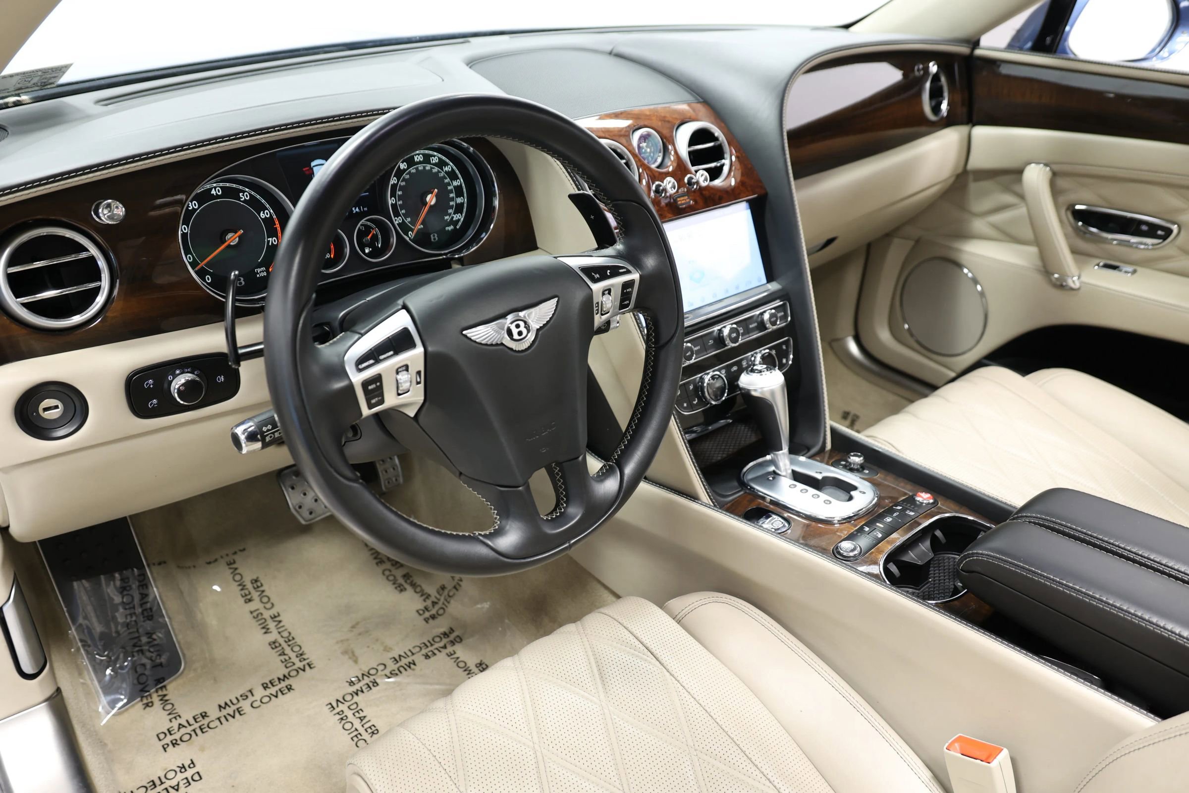 Used 2014 Bentley Flying Spur W12 AWD/4WD image 2