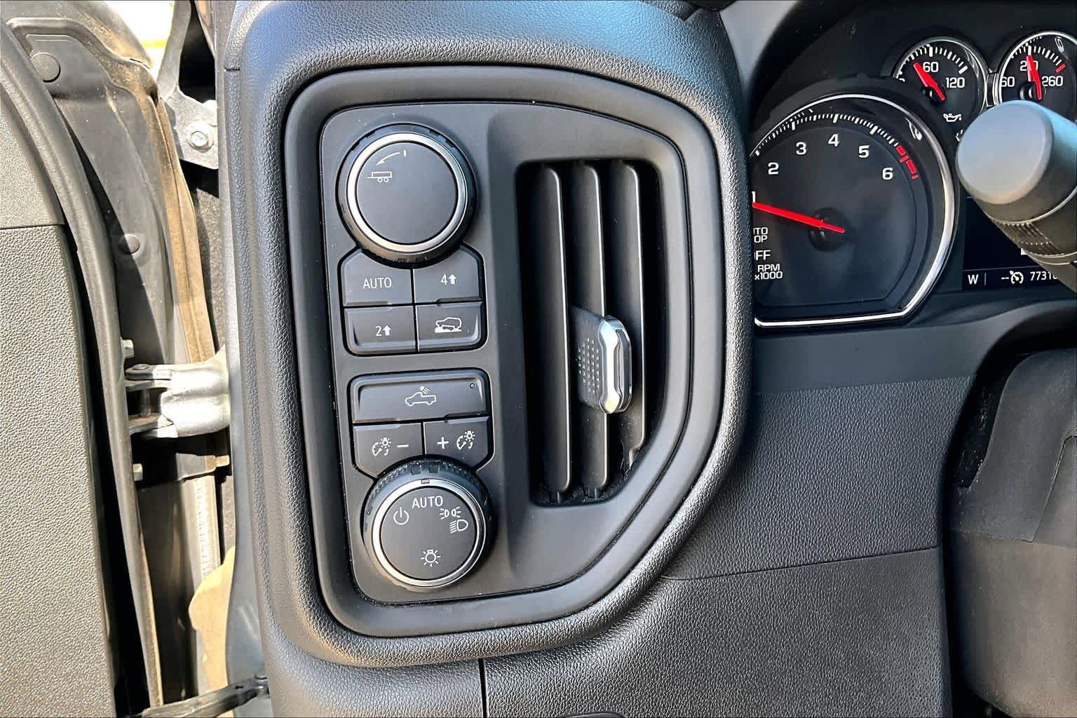 Used 2022 Chevrolet Silverado 1500 Custom w/ Safety Confidence Package AWD/4WD image 33