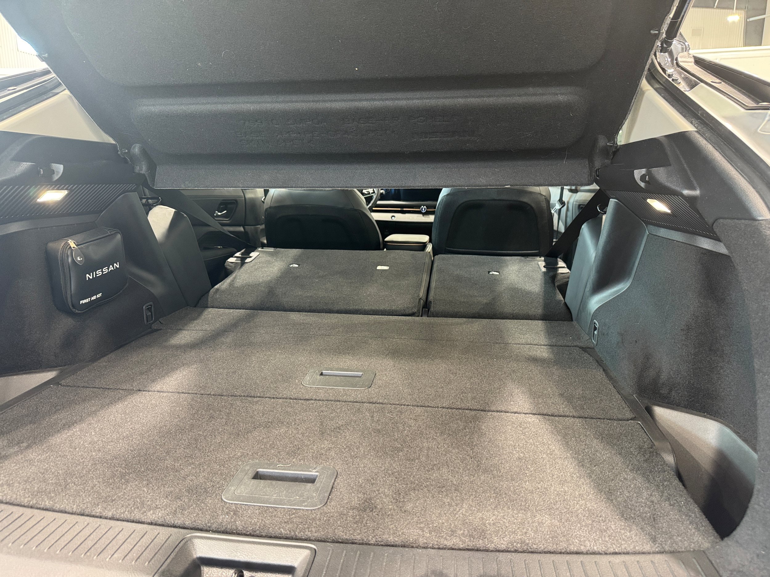 Used 2024 Nissan Ariya AWD image 11