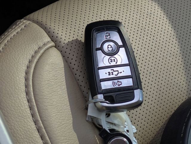 Used 2018 Ford F150 Lariat w/ Equipment Group 502A Luxury image 30