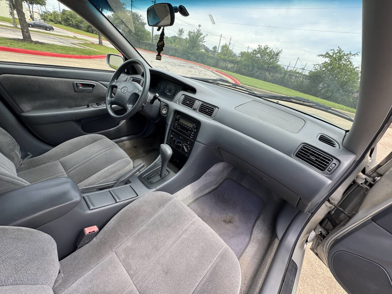 Used 2001 Toyota Camry CE FWD image 13