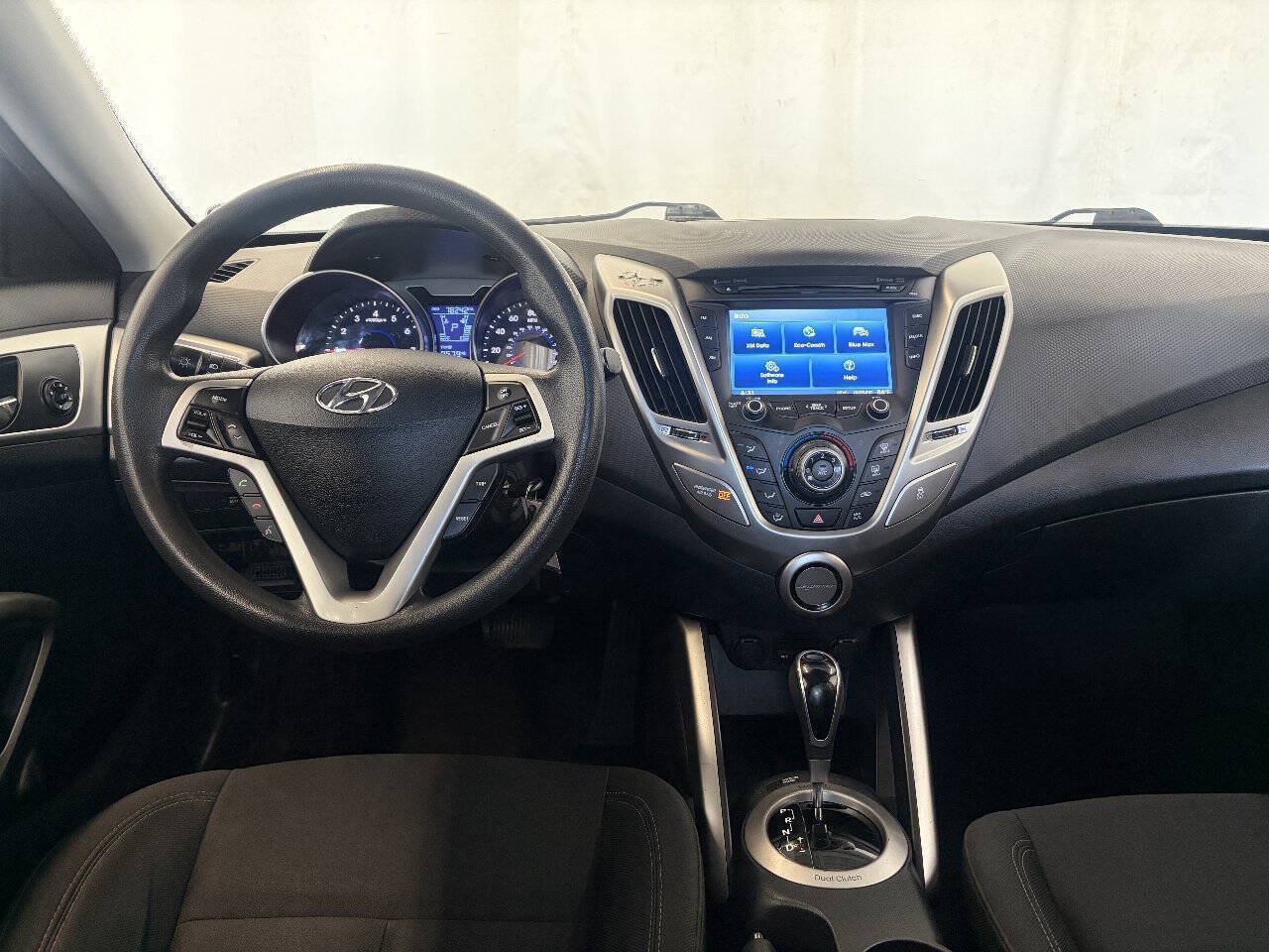 Used 2013 Hyundai Veloster FWD image 12