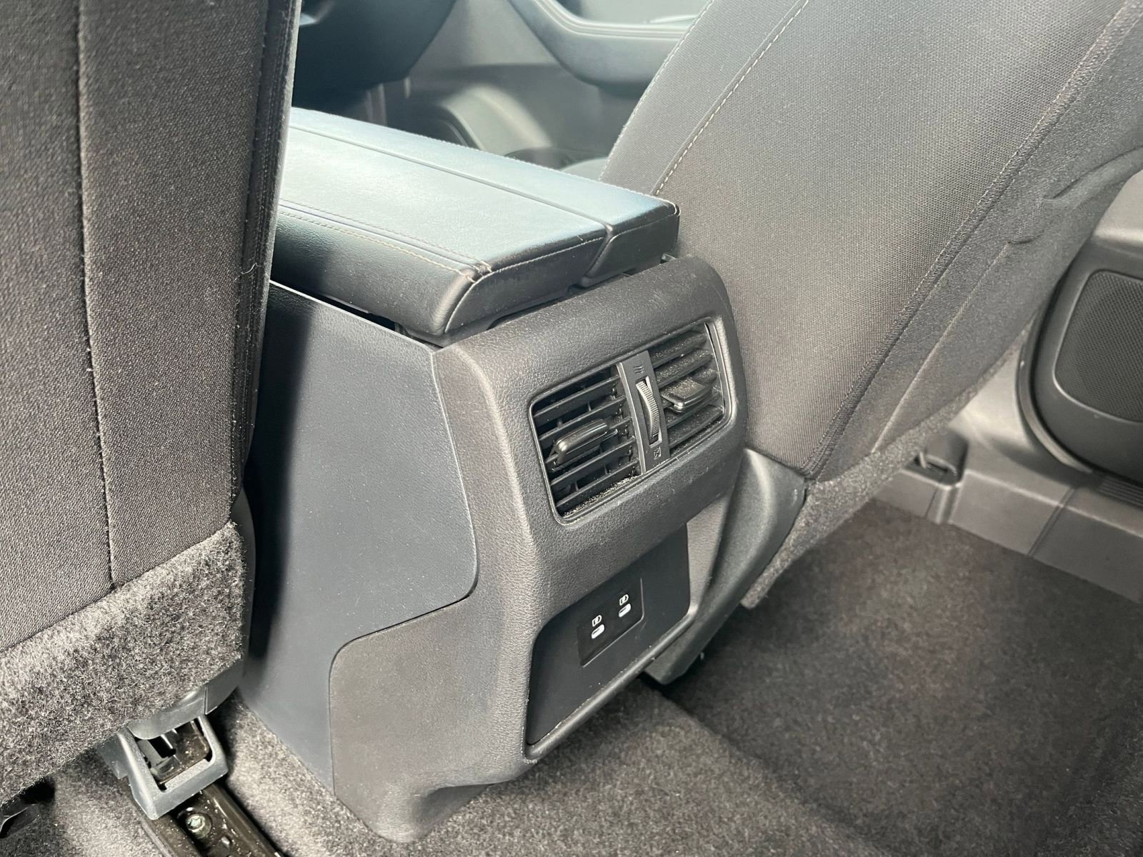 Used 2025 Nissan Rogue SV FWD image 24
