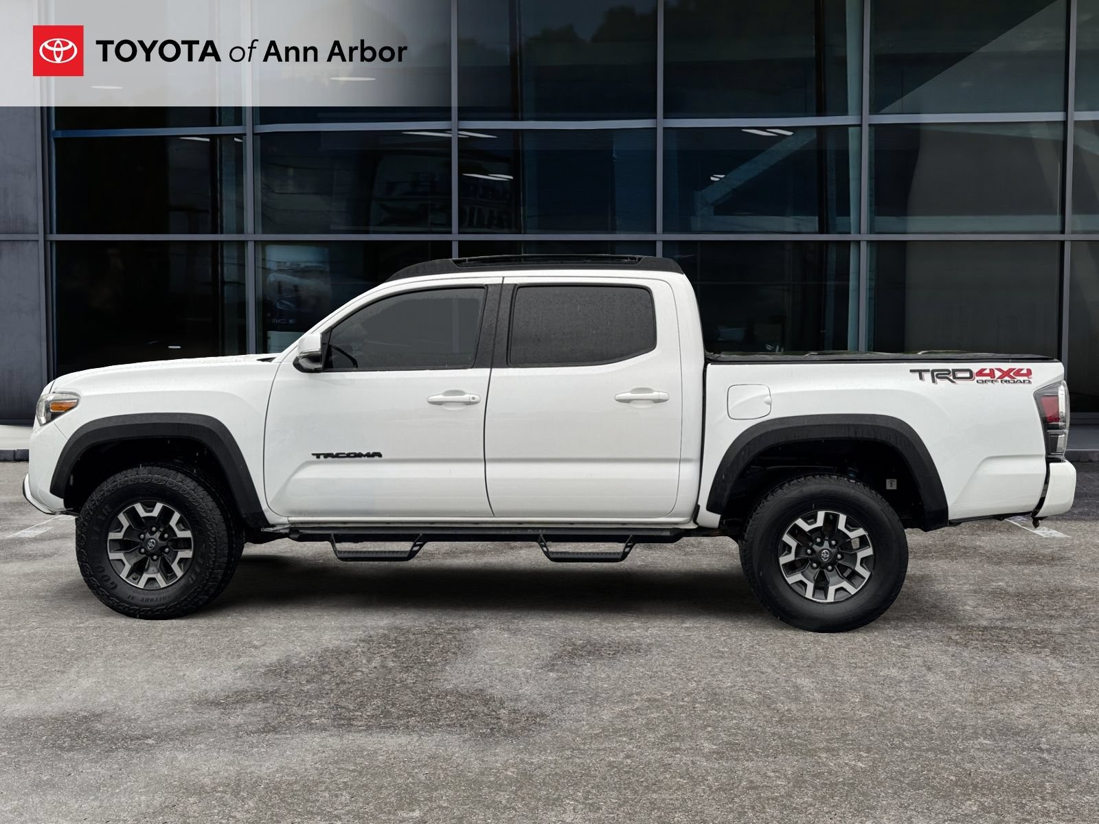 Used 2021 Toyota Tacoma TRD Off-Road w/ Technology Package AWD/4WD image 8