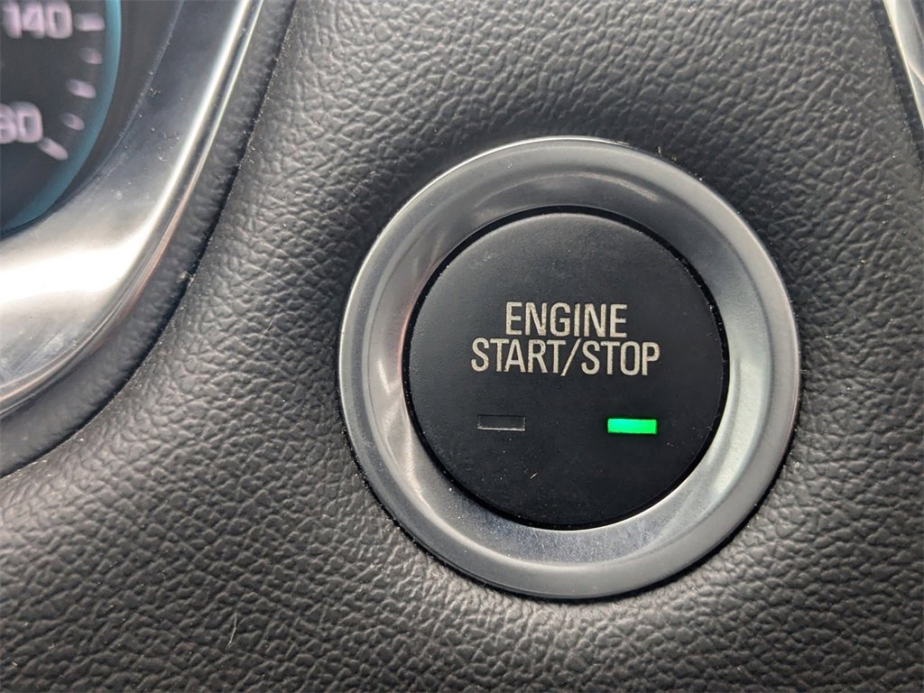 Used 2023 Chevrolet Traverse RS image 34