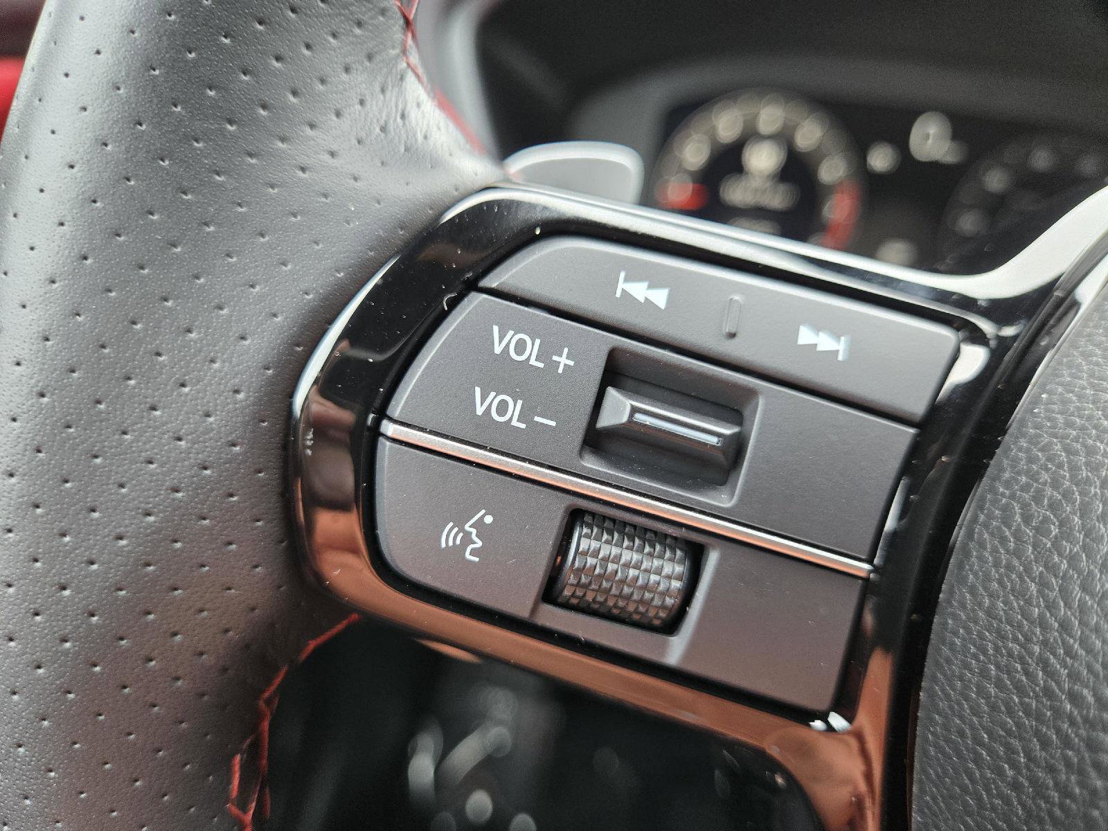 Certified 2025 Acura ADX A-Spec image 33