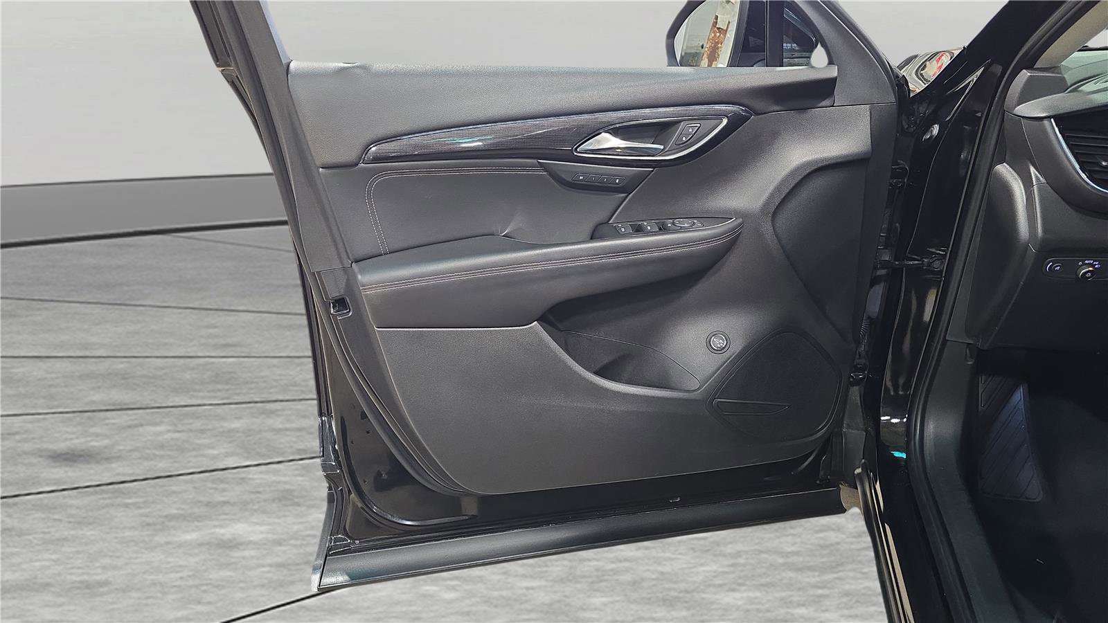 Used 2023 Buick Envision Essence image 12