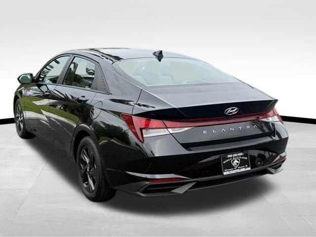 Used 2023 Hyundai Elantra SEL FWD image 4
