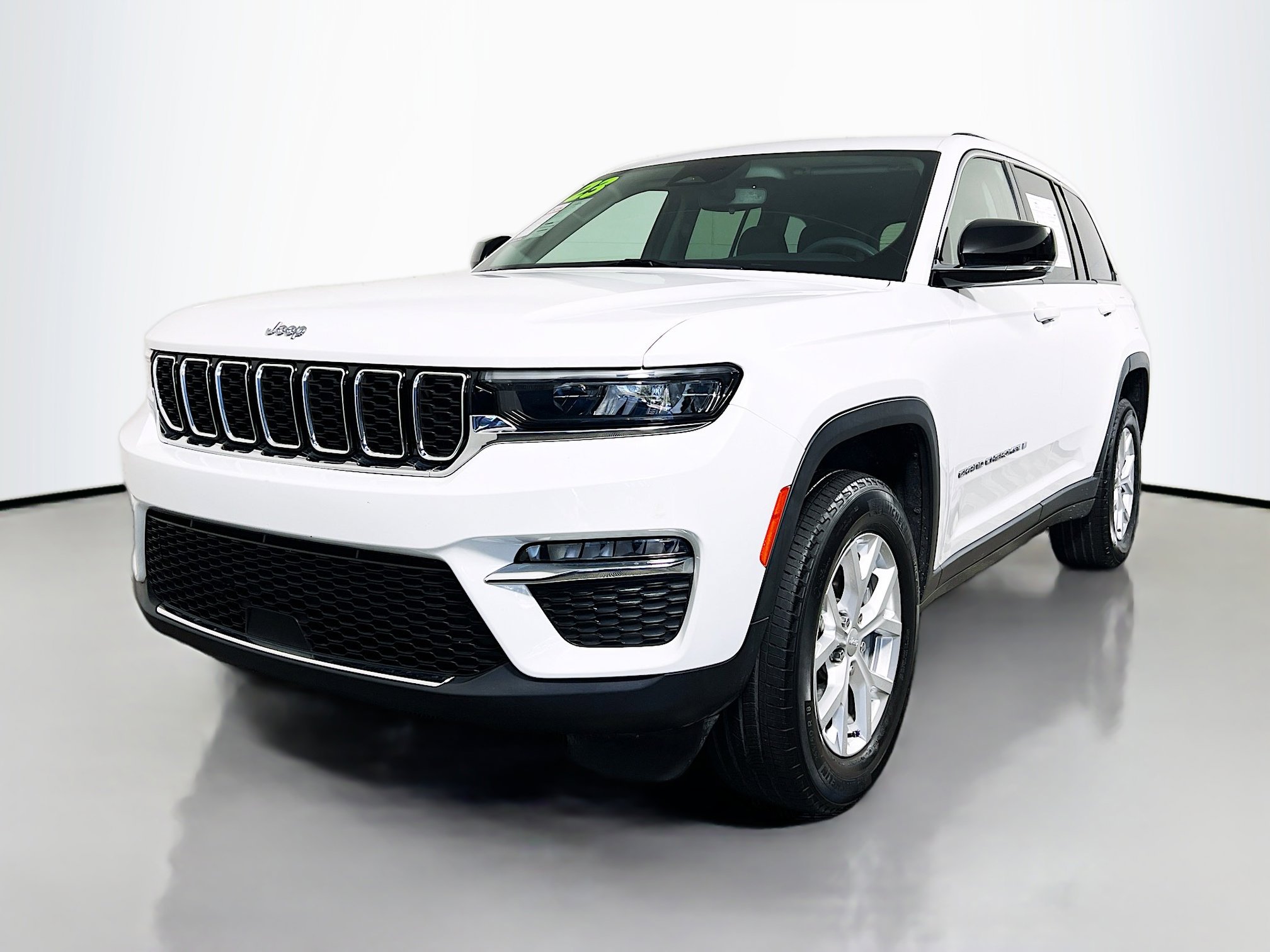 Used 2023 Jeep Grand Cherokee Limited image 10