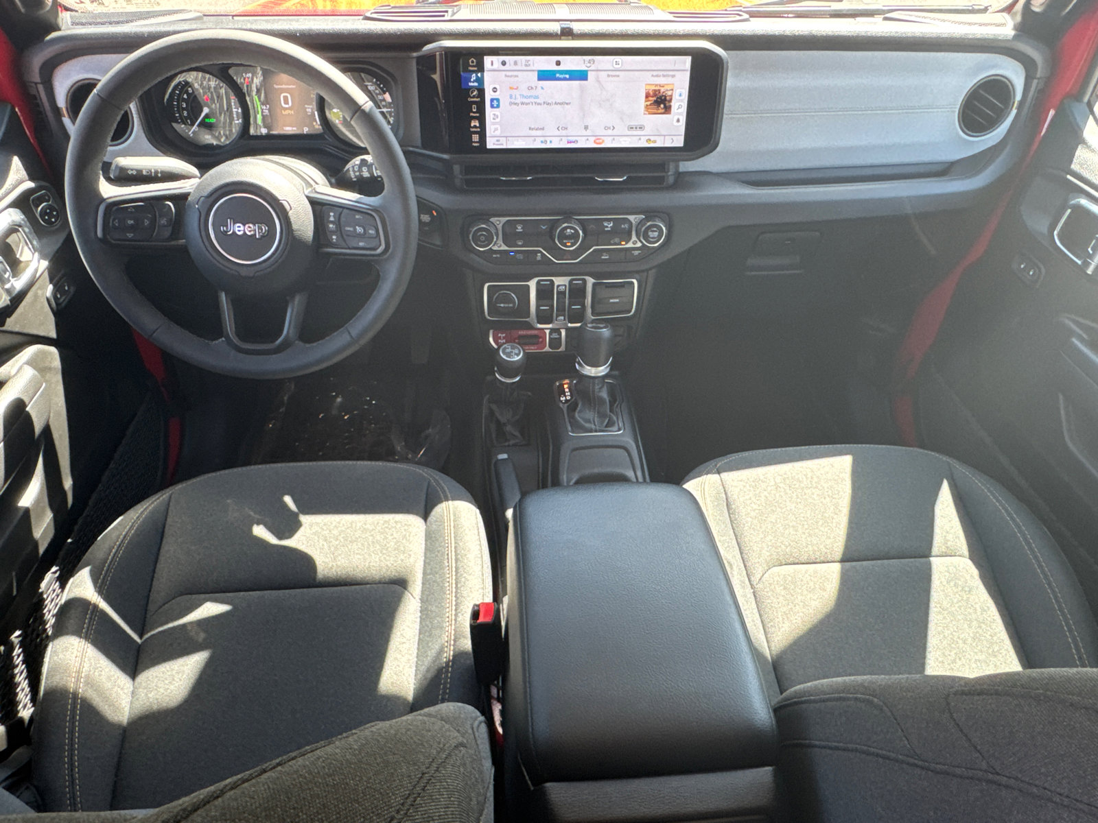 Used 2025 Jeep Wrangler Willys image 25