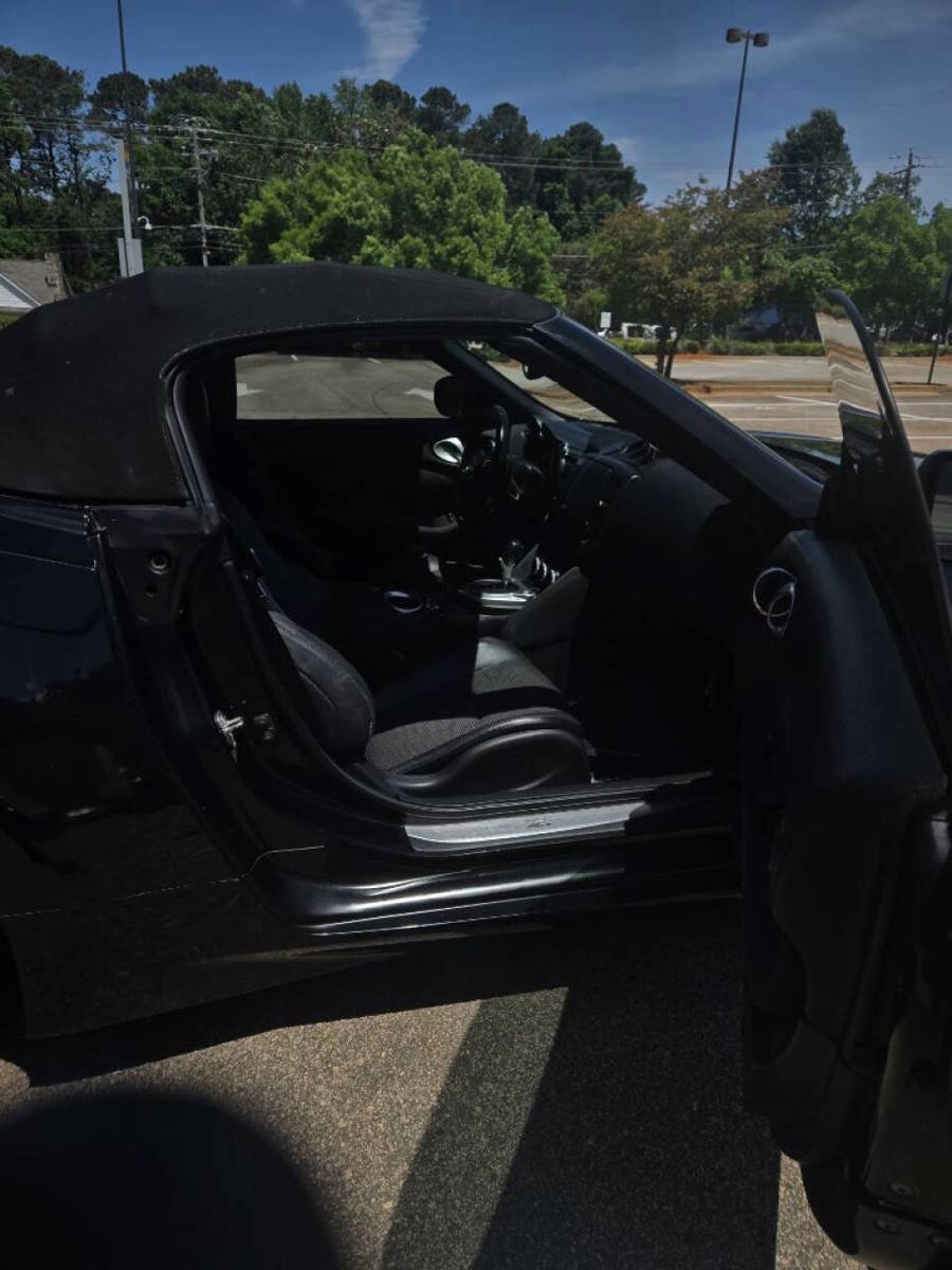 Used 2013 Nissan 370Z Touring w/ Sport Pkg RWD image 11