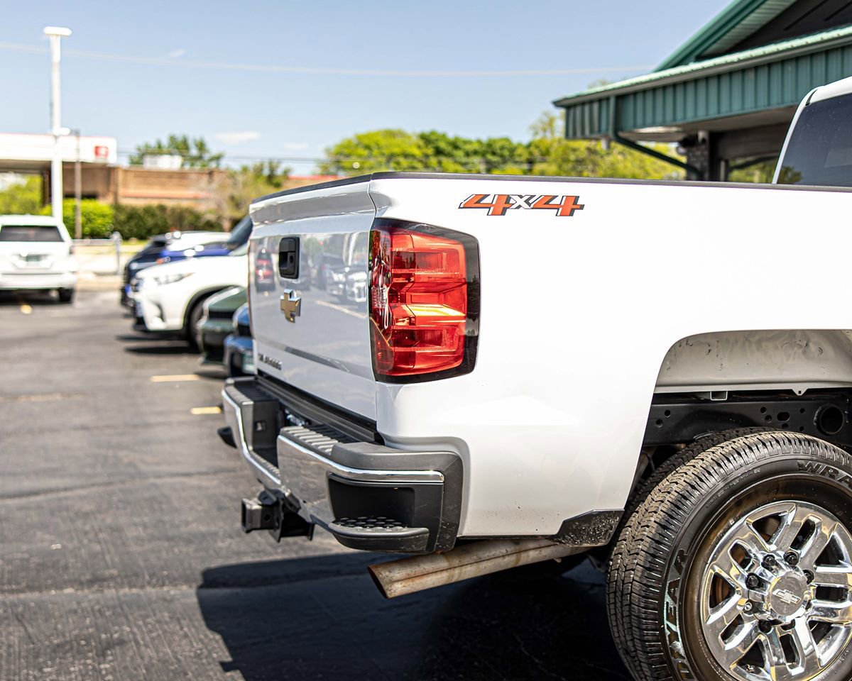Used 2019 Chevrolet Silverado 2500 W/T AWD/4WD image 13
