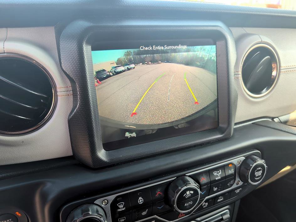 Used 2022 Jeep Wrangler Unlimited Sahara image 23