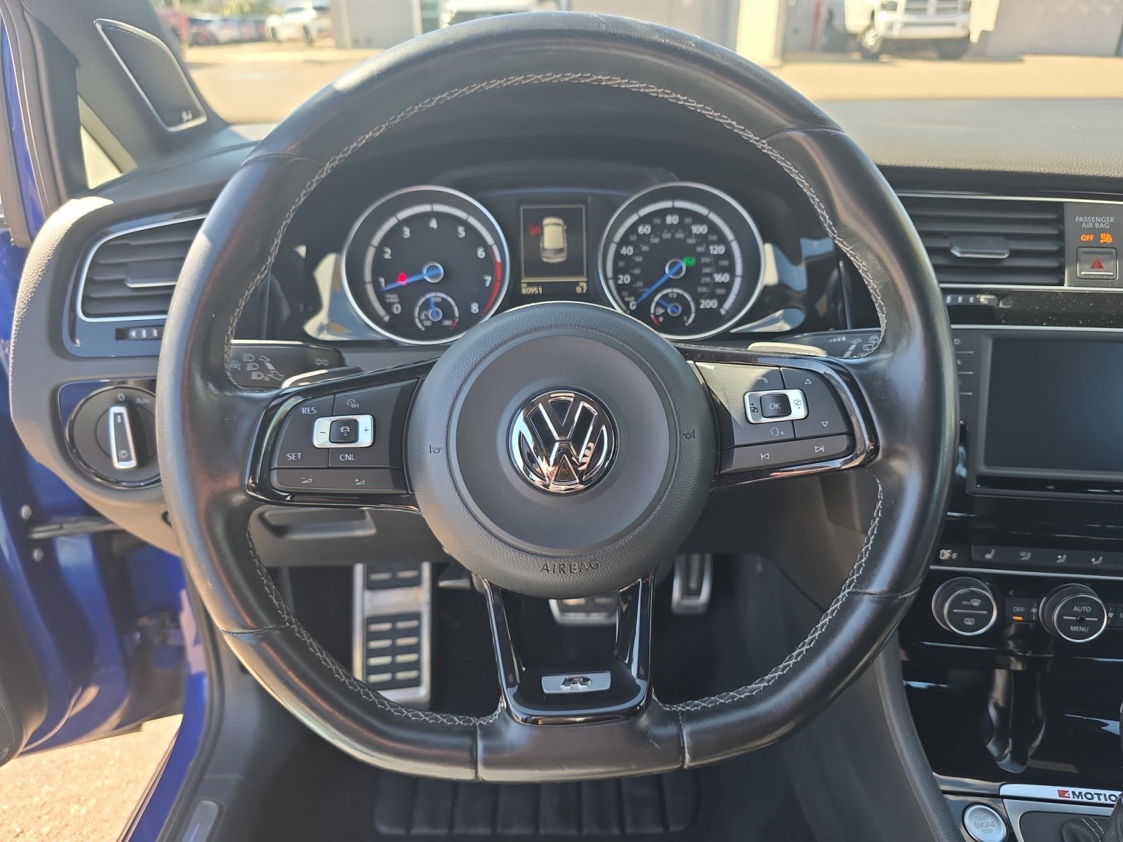 Used 2016 Volkswagen Golf 4-Door image 9