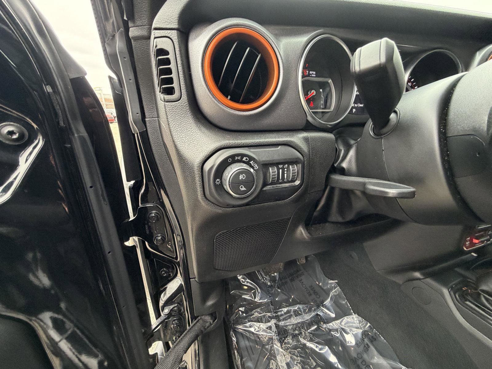 Used 2022 Jeep Gladiator Mojave w/ Cold Weather Group image 12