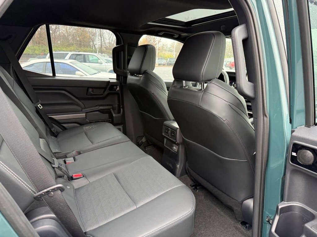 Used 2025 Toyota 4Runner TRD Off-Road Premium image 12