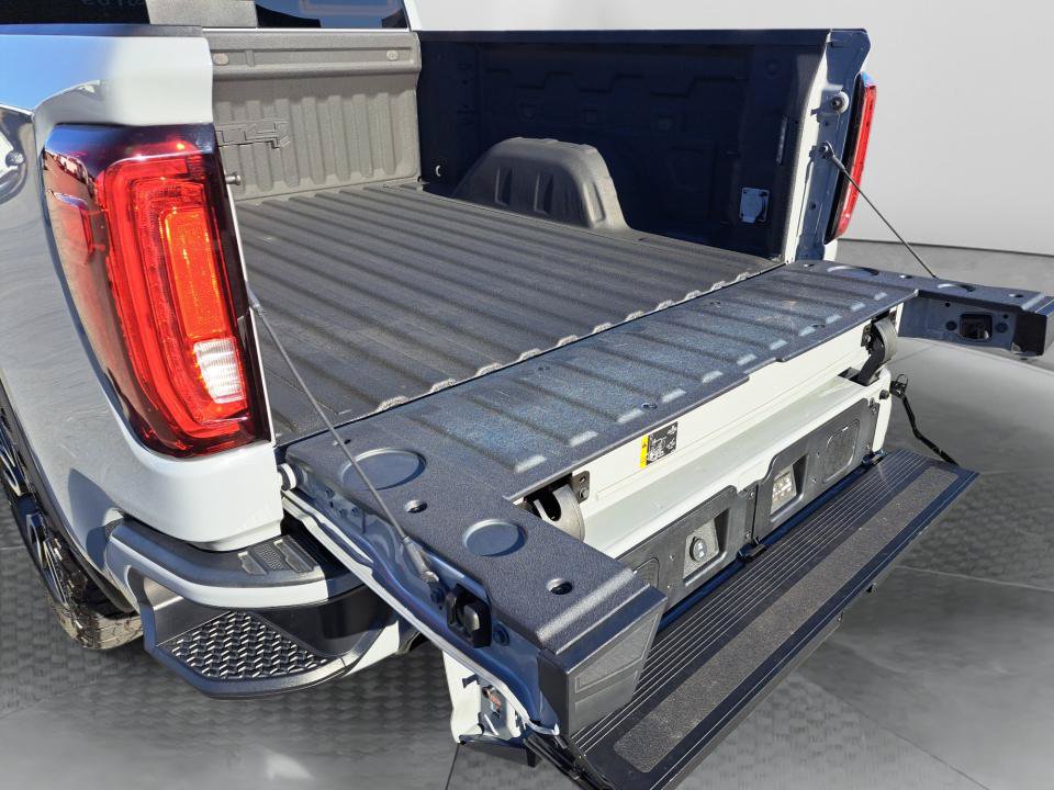 Used 2024 GMC Sierra 1500 AT4 w/ Technology Package AWD/4WD image 24