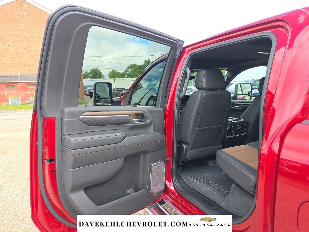 Used 2024 Chevrolet Silverado 3500 High Country w/ High Country Premium Package AWD/4WD image 32