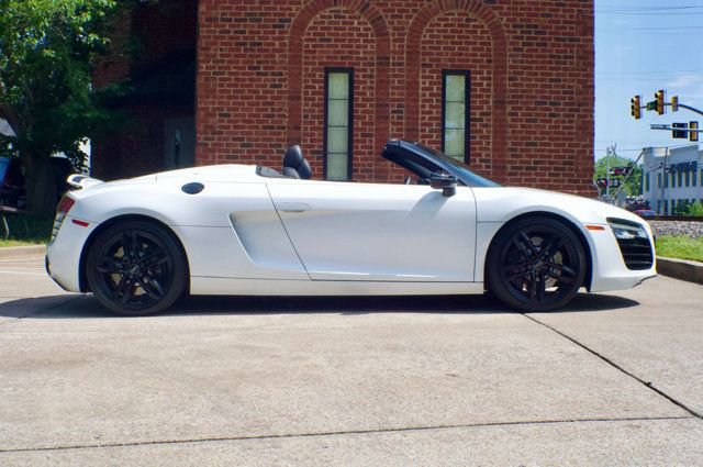 Used 2014 Audi R8 V8 w/ Convenience Package AWD/4WD image 4