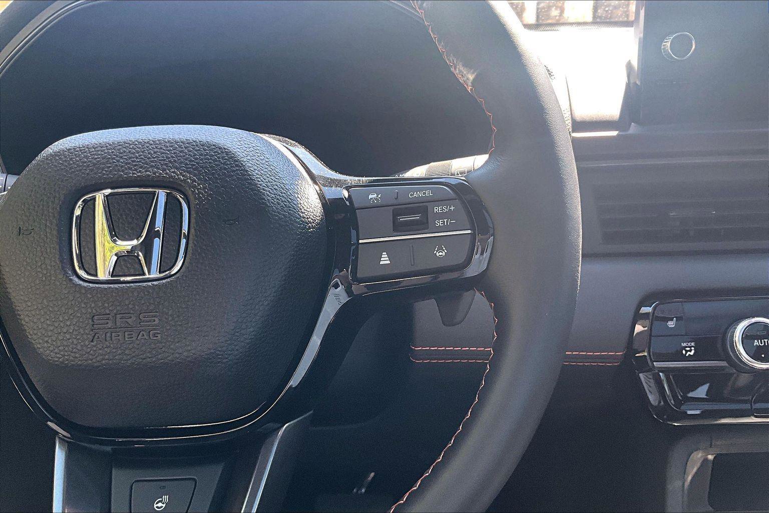 Used 2025 Honda Pilot TrailSport image 20