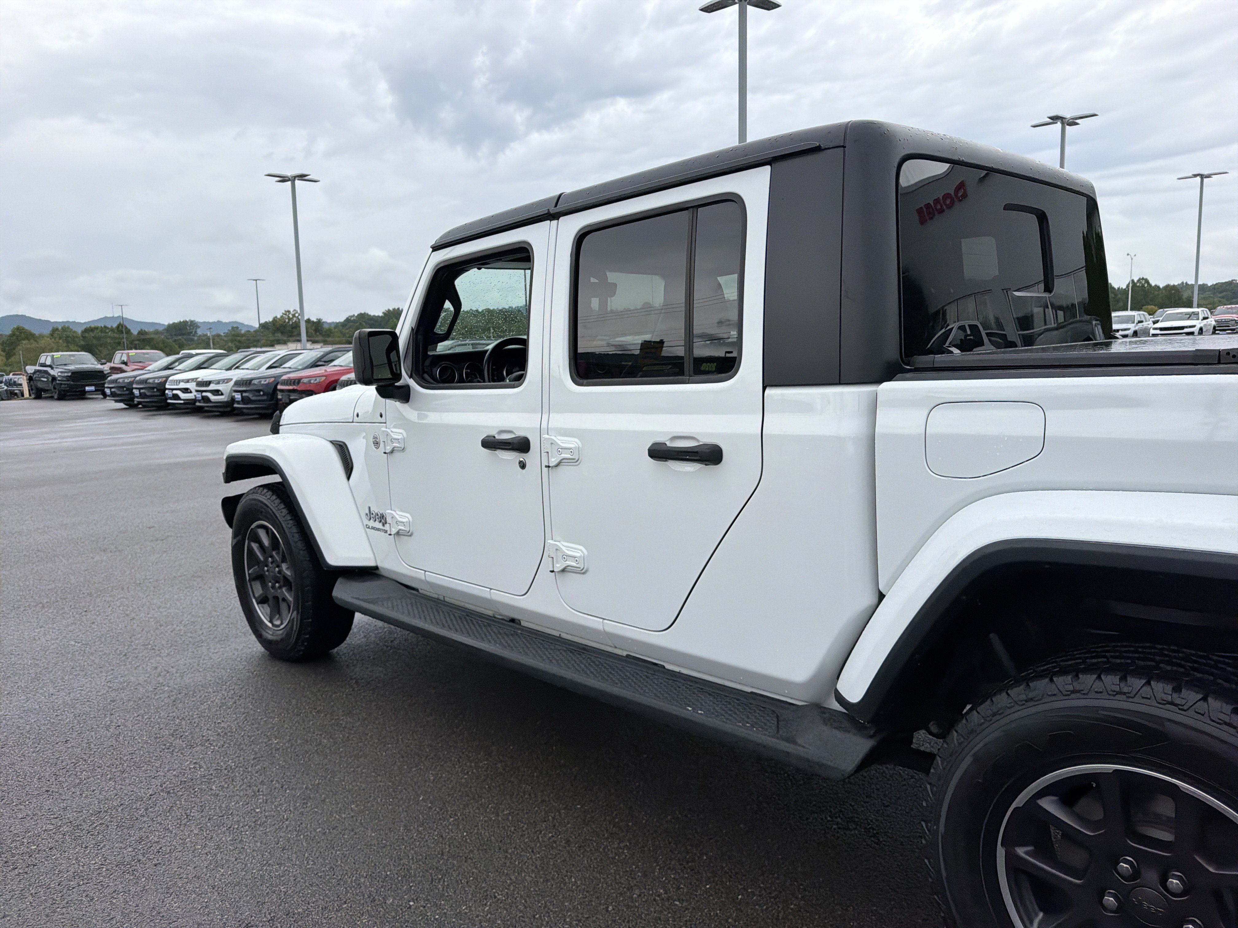 Used 2021 Jeep Gladiator Overland w/ Popular Equipment Package AWD/4WD image 11