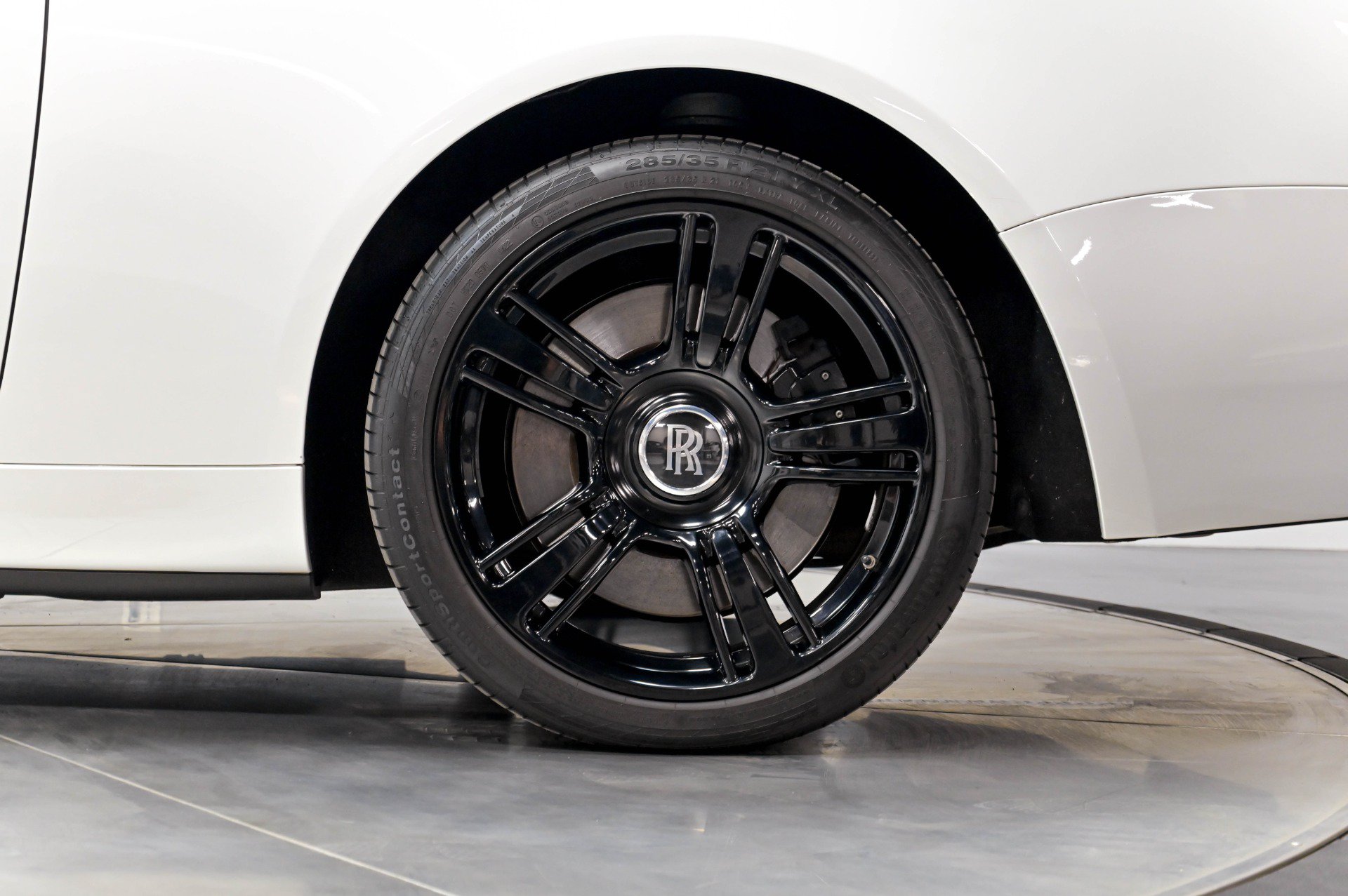 Used 2017 Rolls-Royce Dawn RWD image 41