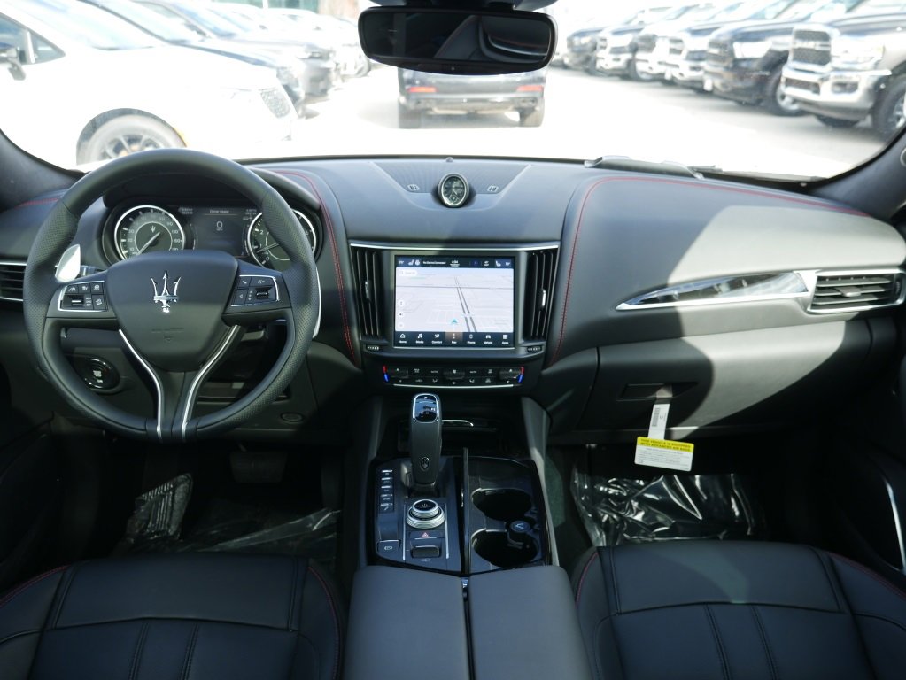 Used 2024 Maserati Levante GT Ultima image 20