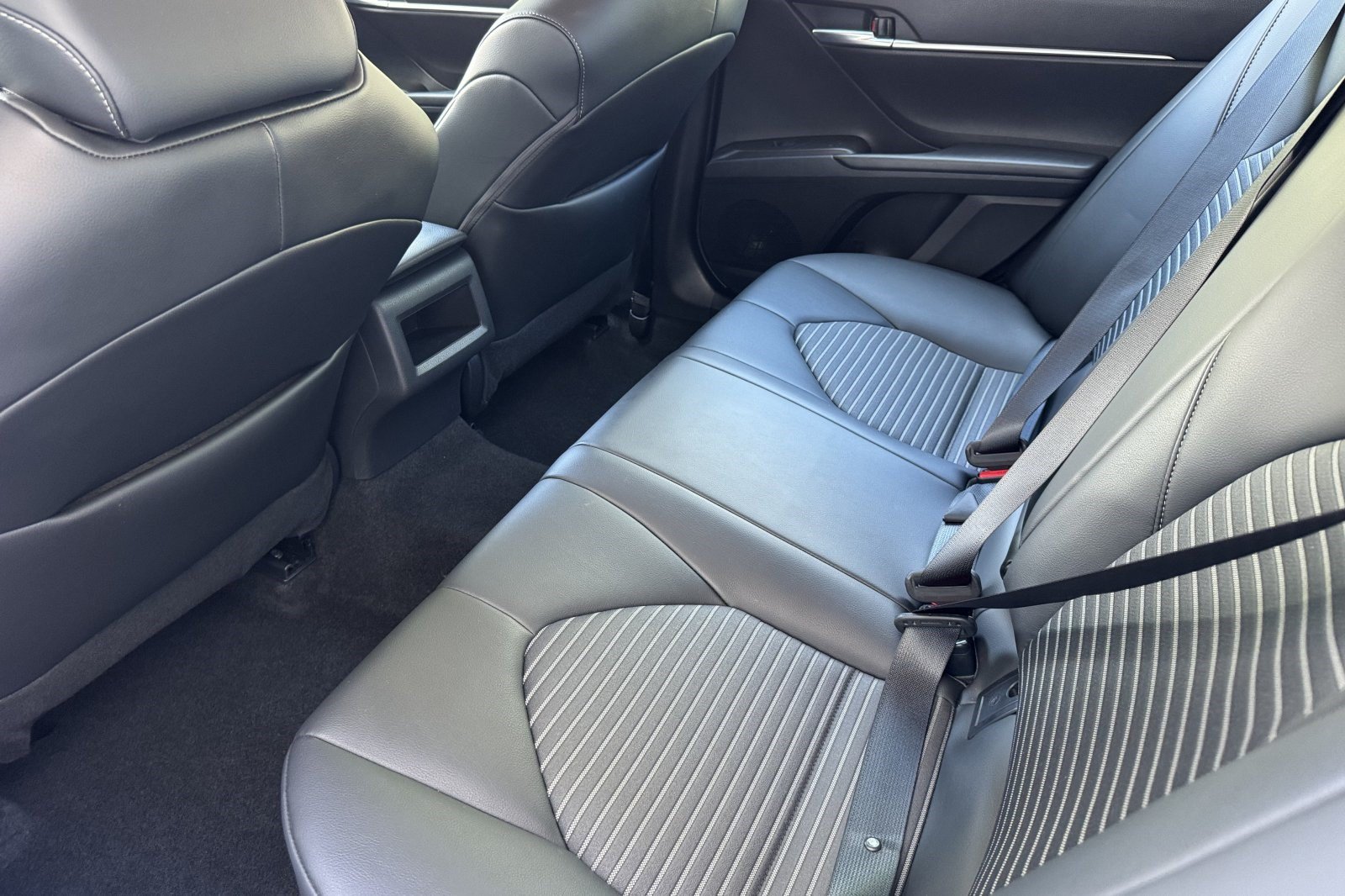 Used 2023 Toyota Camry SE FWD image 19