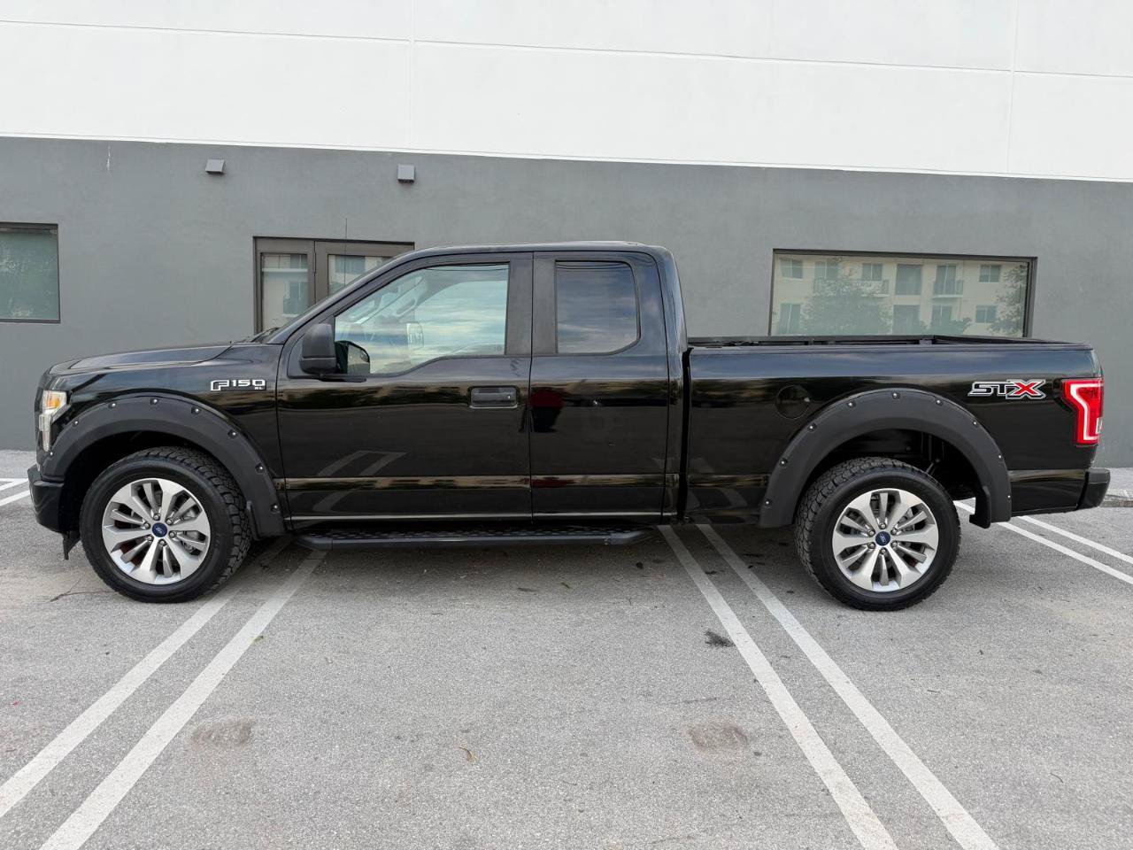 Used 2017 Ford F150 XL w/ Equipment Group 101A Mid RWD image 11